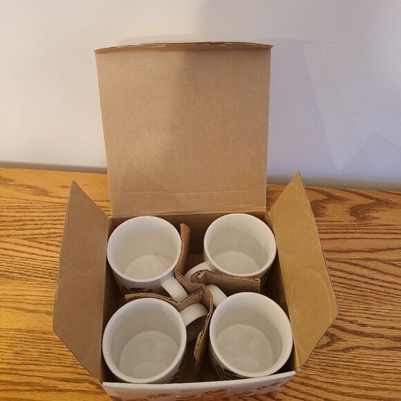 Alco Industries Holiday Mug Set 4-Piece Vintage Holly Leaves and Berries No 1149 - Picture 3 of 15